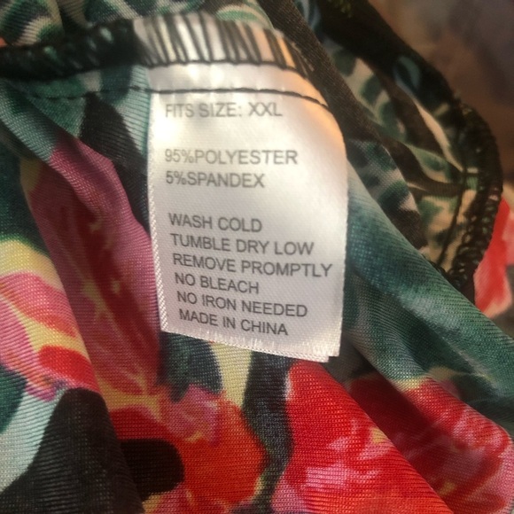 Floral dress 🆓 - Picture 4 of 9